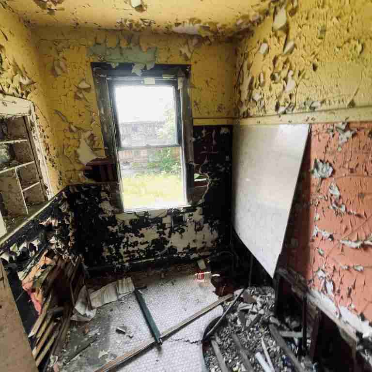 3328 Blaine (39).jpg